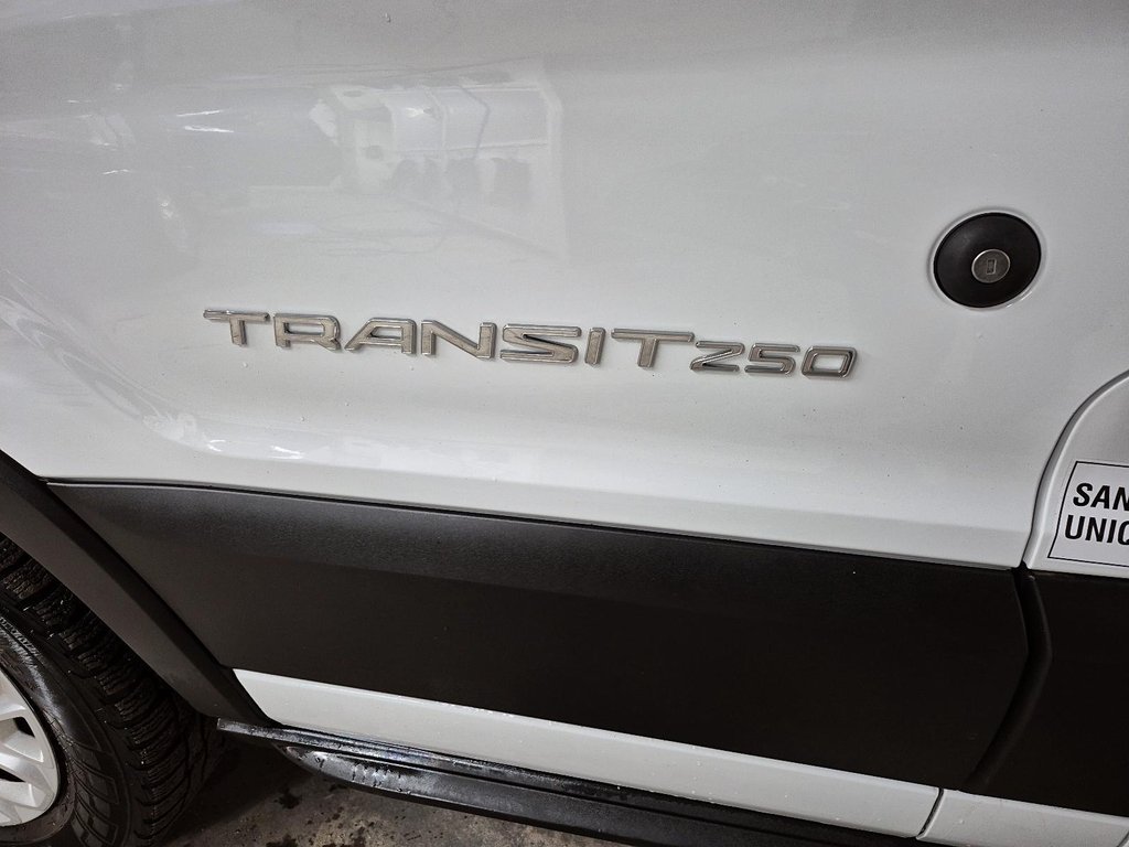 Ford TRANSIT CUTAWAY TRANSIT // CUTAWAY // CUBE 2024 à Sherbrooke, Québec - 4 - w1024h768px