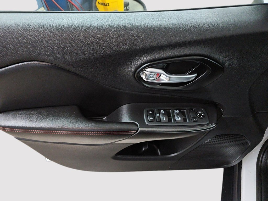 Jeep Cherokee TRAILHAWK // JEEP // CHEROKEE 2021 à Sherbrooke, Québec - 11 - w1024h768px