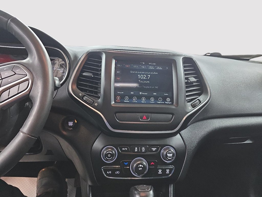 2022 Jeep Cherokee NORTH 4X4 // V6 // TOIT PANORAMIQUE in Sherbrooke, Quebec - 19 - w1024h768px