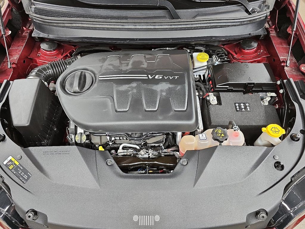 Jeep Cherokee NORTH 4X4 // V6 // TOIT PANORAMIQUE 2022-7