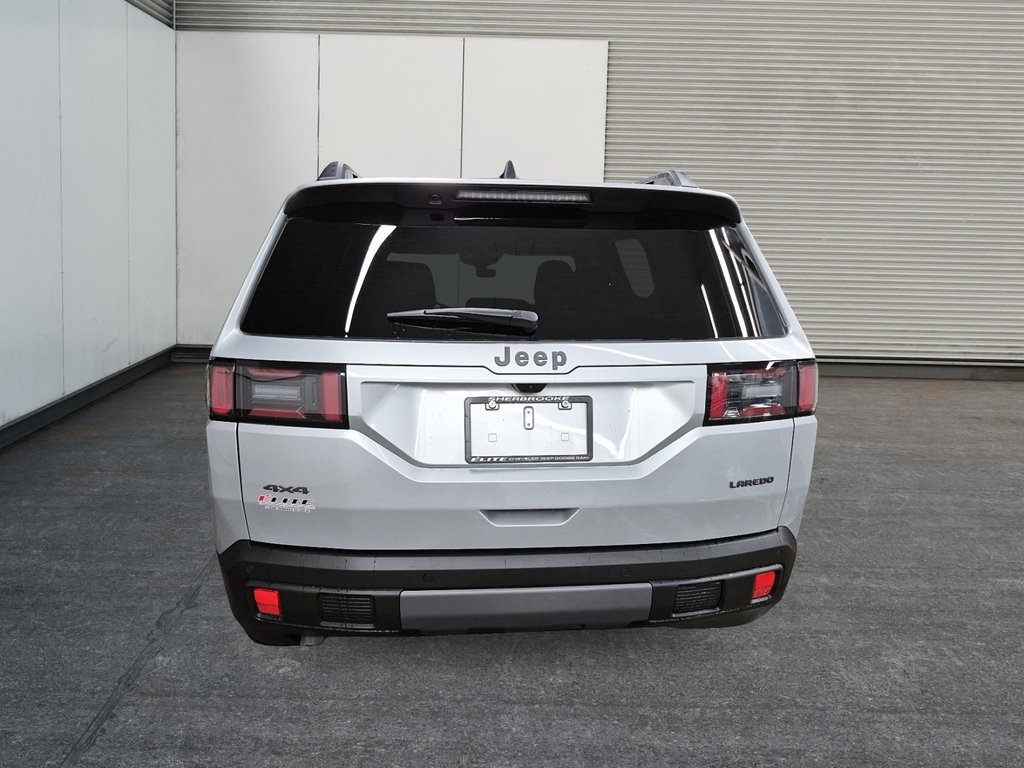 Jeep Cherokee LAREDO 2026 à St-Jean-Sur-Richelieu, Québec - 3 - w1024h768px
