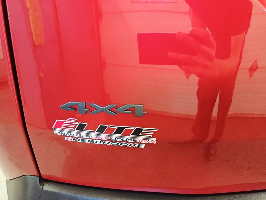 2026 Jeep Cherokee LAREDO in Sherbrooke, Quebec - 16 - w1024h768px