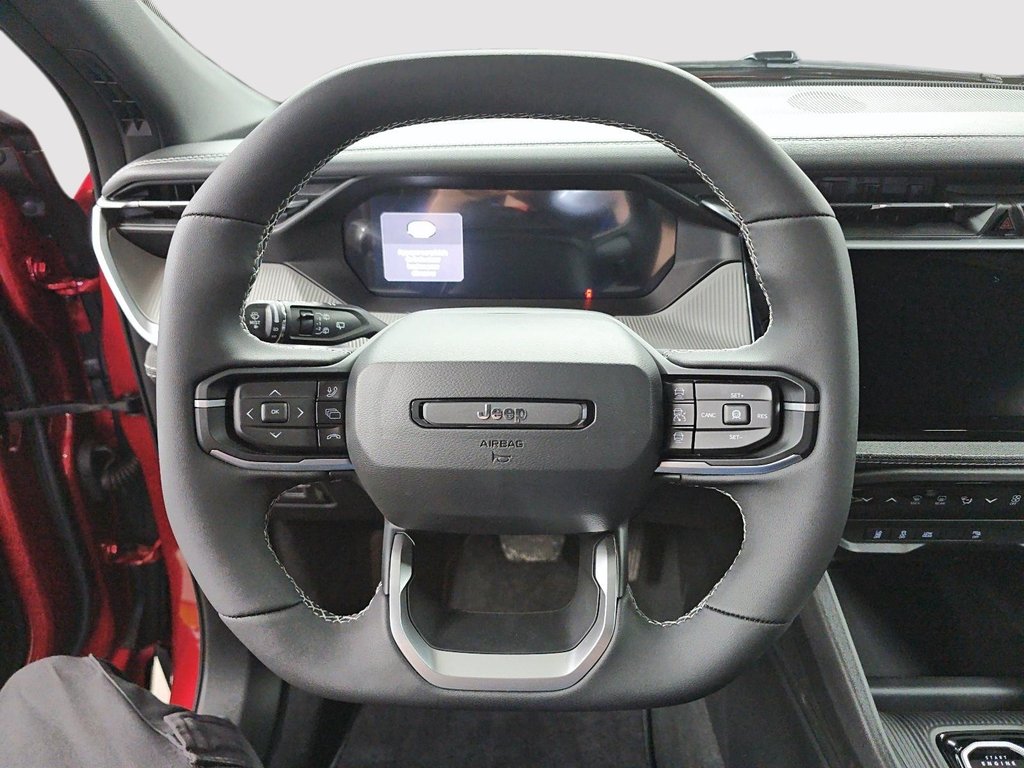 2026 Jeep Cherokee LAREDO in Sherbrooke, Quebec - 12 - w1024h768px