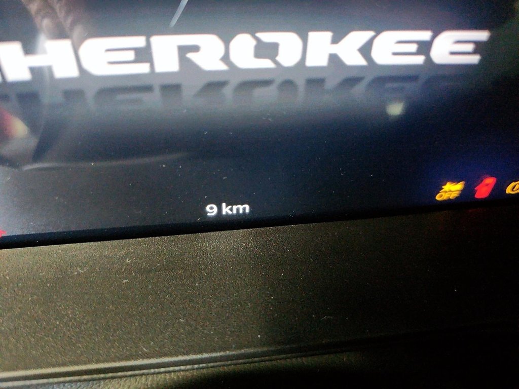 2026 Jeep Cherokee OVERLAND in Sherbrooke, Quebec - 13 - w1024h768px