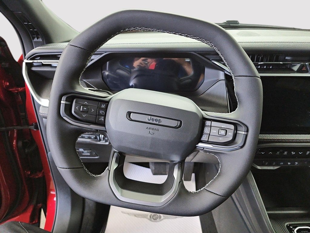 2026 Jeep Cherokee OVERLAND in Sherbrooke, Quebec - 12 - w1024h768px