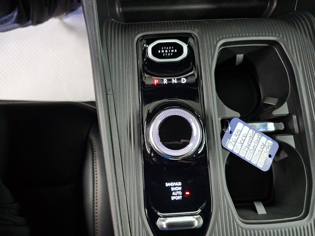 2026 Jeep Cherokee OVERLAND in Sherbrooke, Quebec - 15 - w1024h768px