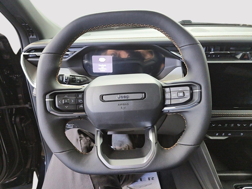 2026 Jeep Cherokee 85TH ANNIVERSARY in St-Jean-Sur-Richelieu, Quebec - 12 - w1024h768px