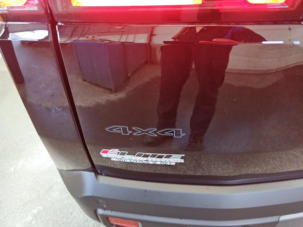2026 Jeep Cherokee 85TH ANNIVERSARY in St-Jean-Sur-Richelieu, Quebec - 16 - w1024h768px