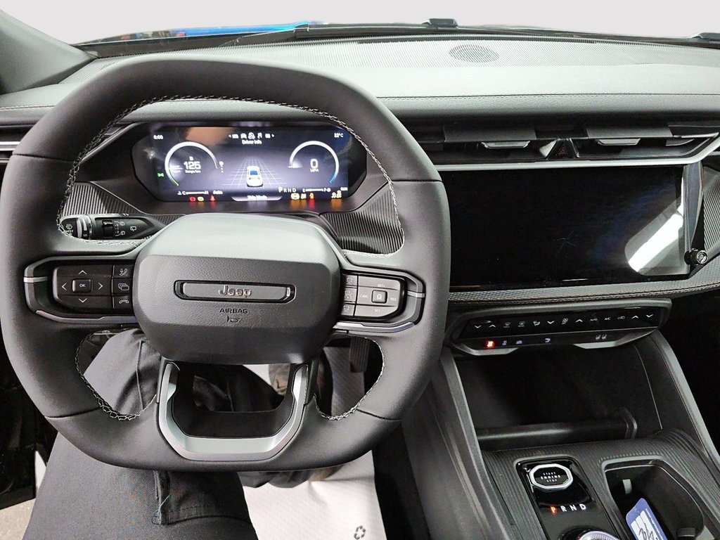 2026 Jeep Cherokee OVERLAND in Sherbrooke, Quebec - 14 - w1024h768px
