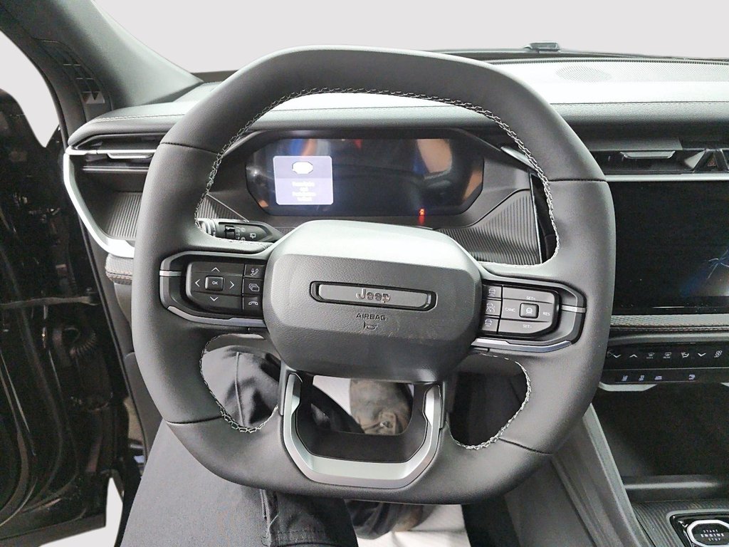 2026 Jeep Cherokee OVERLAND in Sherbrooke, Quebec - 12 - w1024h768px