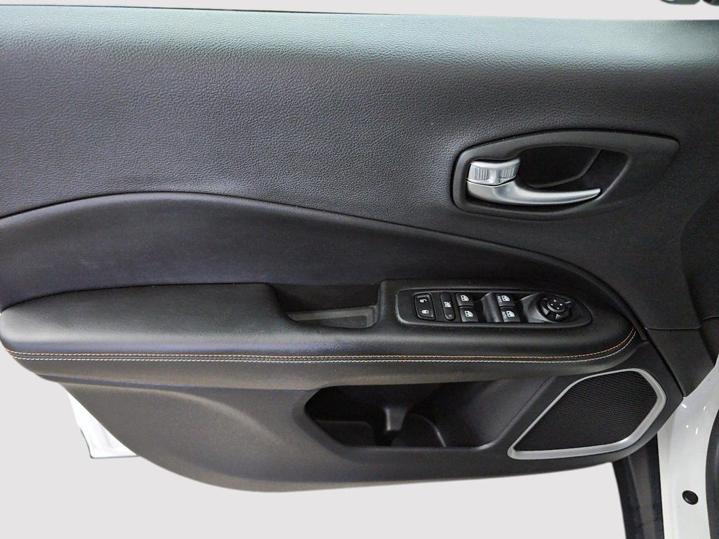 2021 Jeep Compass JEEP // SPORT // COMPASS in Sherbrooke, Quebec - 11 - w1024h768px