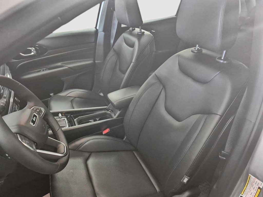 2025 Jeep COMPASS ALTITUDE in Sherbrooke, Quebec - 9 - w1024h768px