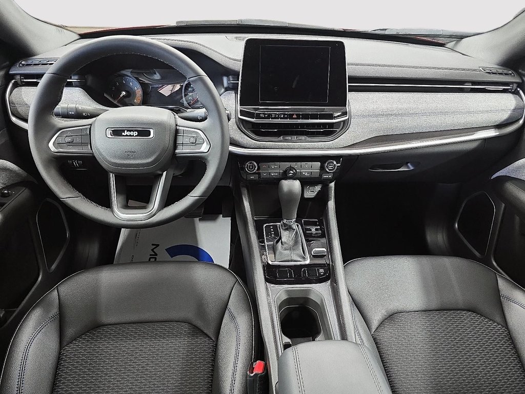 2025 Jeep Compass NORTH in Sherbrooke, Quebec - 10 - w1024h768px