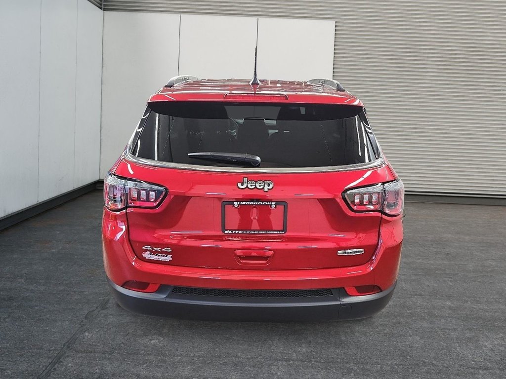 2025 Jeep Compass NORTH in Sherbrooke, Quebec - 3 - w1024h768px