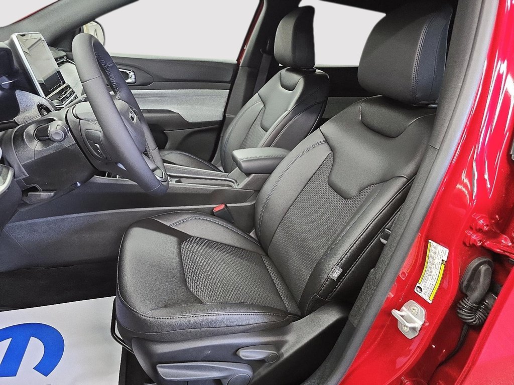 2025 Jeep COMPASS NORTH in Sherbrooke, Quebec - 9 - w1024h768px