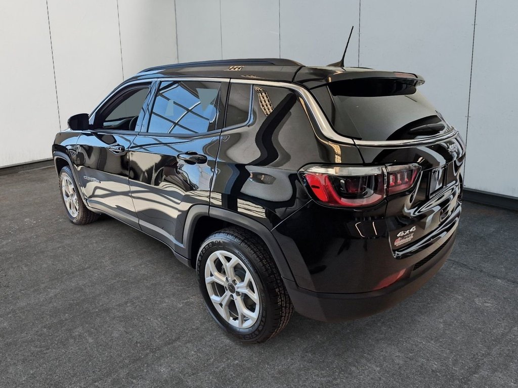 2025 Jeep Compass NORTH in St-Jean-Sur-Richelieu, Quebec - 5 - w1024h768px