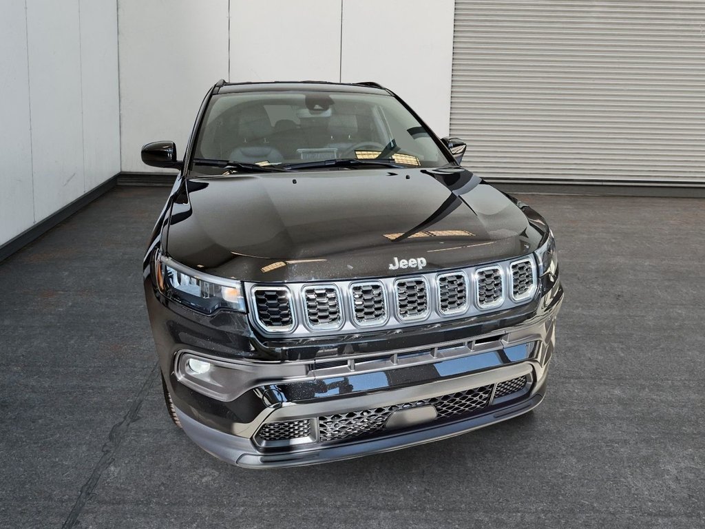 2025 Jeep Compass NORTH in St-Jean-Sur-Richelieu, Quebec - 3 - w1024h768px