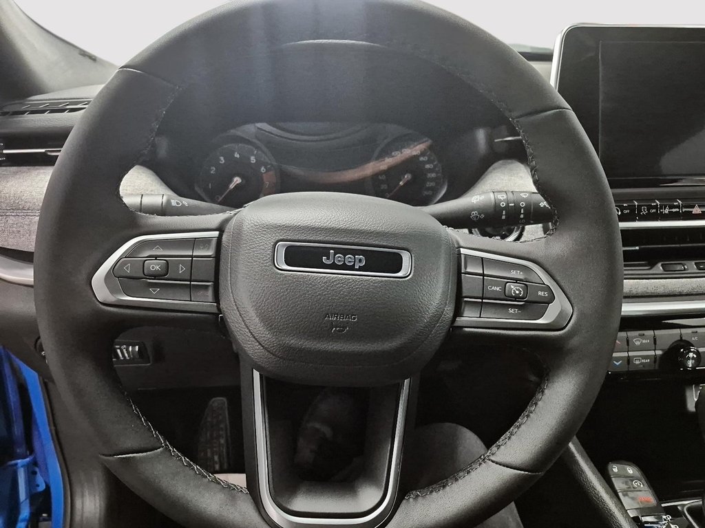 2026 Jeep Compass NORTH in St-Jean-Sur-Richelieu, Quebec - 12 - w1024h768px