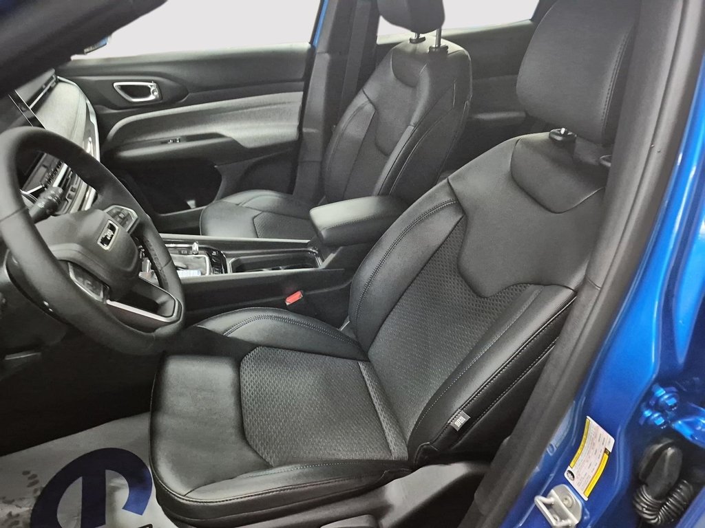 2026 Jeep Compass NORTH in St-Jean-Sur-Richelieu, Quebec - 9 - w1024h768px