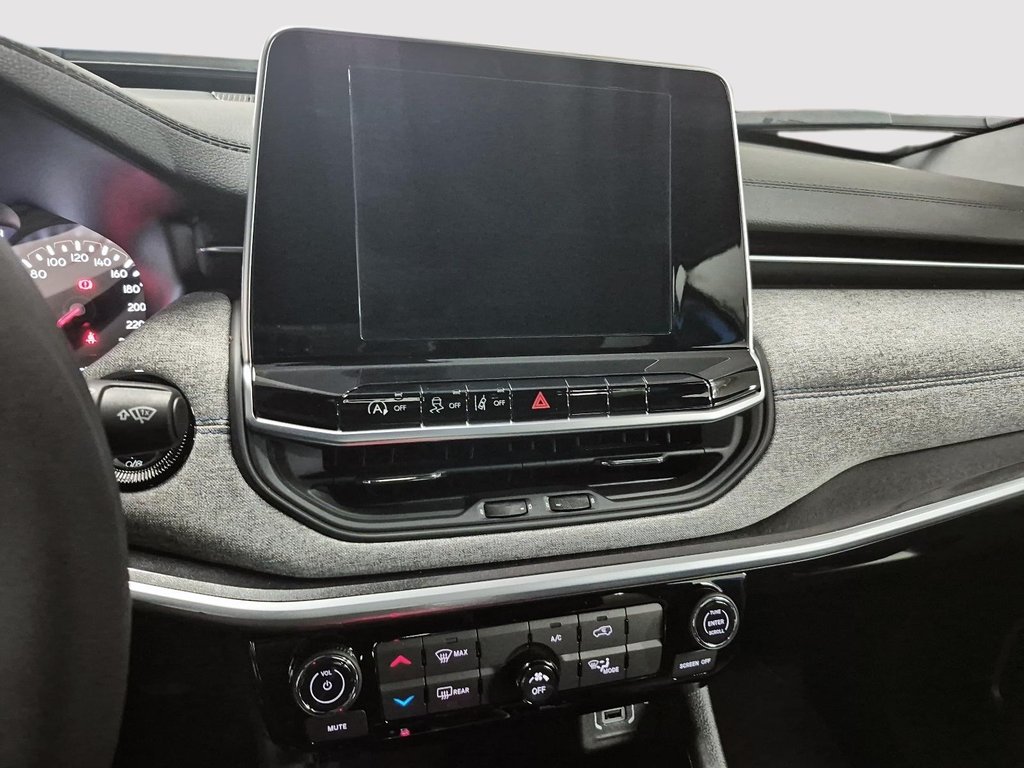 2026 Jeep Compass NORTH in St-Jean-Sur-Richelieu, Quebec - 17 - w1024h768px