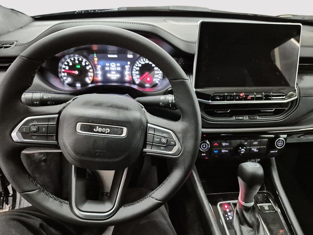2026 Jeep Compass NORTH in Sherbrooke, Quebec - 10 - w1024h768px