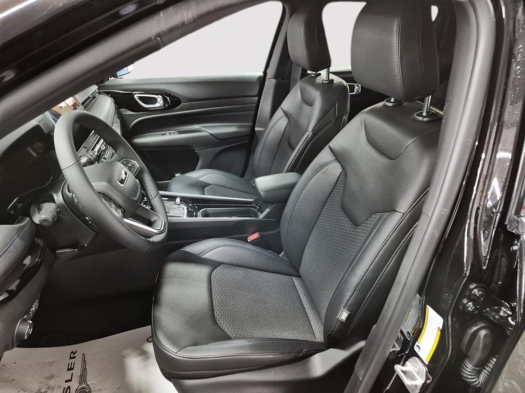 Jeep Compass NORTH 2026 à Sherbrooke, Québec - 9 - w1024h768px