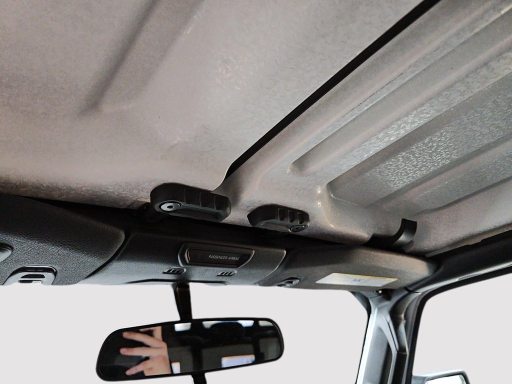 2020 Jeep Gladiator SPORT S // JEEP // GLADIATOR in Sherbrooke, Quebec - 18 - w1024h768px