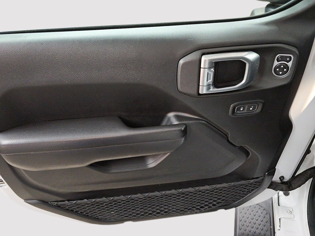 2020 Jeep Gladiator SPORT S // JEEP // GLADIATOR in Sherbrooke, Quebec - 11 - w1024h768px