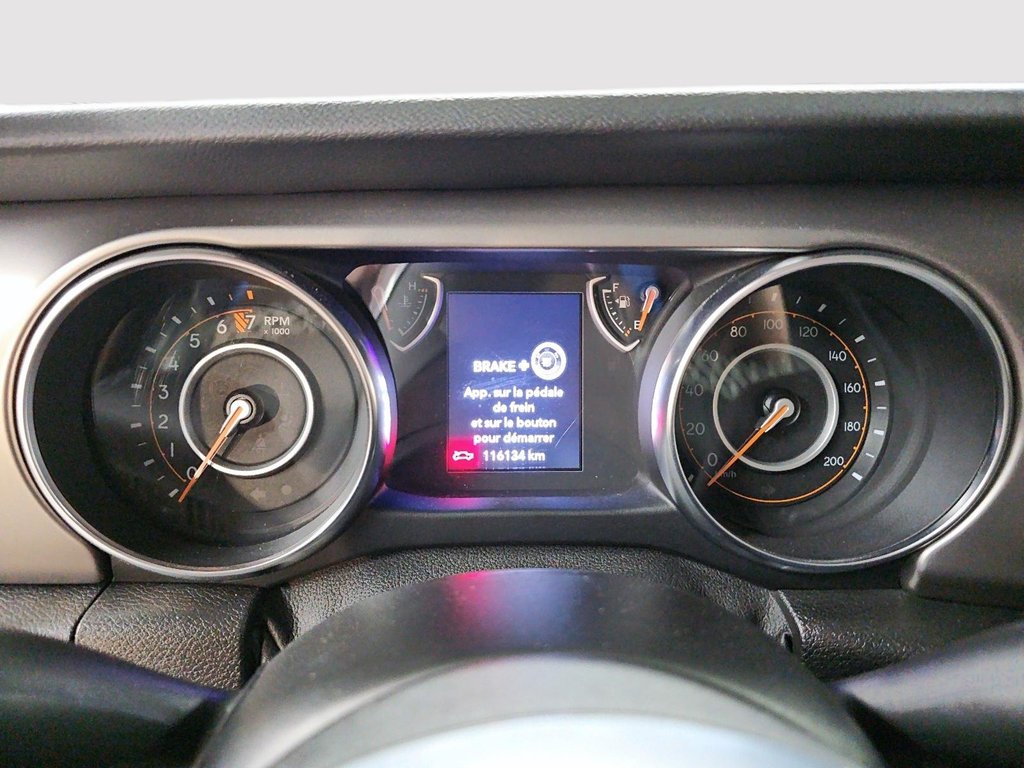 2020 Jeep Gladiator SPORT S // JEEP // GLADIATOR in Sherbrooke, Quebec - 14 - w1024h768px