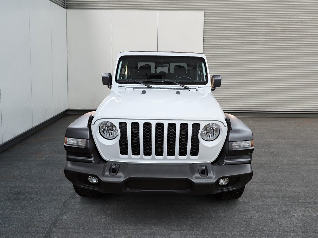 2020 Jeep Gladiator SPORT S // JEEP // GLADIATOR in Sherbrooke, Quebec - 2 - w1024h768px