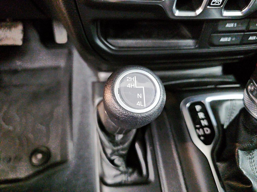 2020 Jeep Gladiator SPORT S // JEEP // GLADIATOR in Sherbrooke, Quebec - 16 - w1024h768px