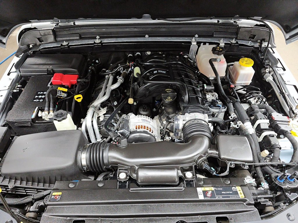 2023 Jeep Gladiator OVERLAND // 4RM // V6 PENTASTAR in Sherbrooke, Quebec - 8 - w1024h768px