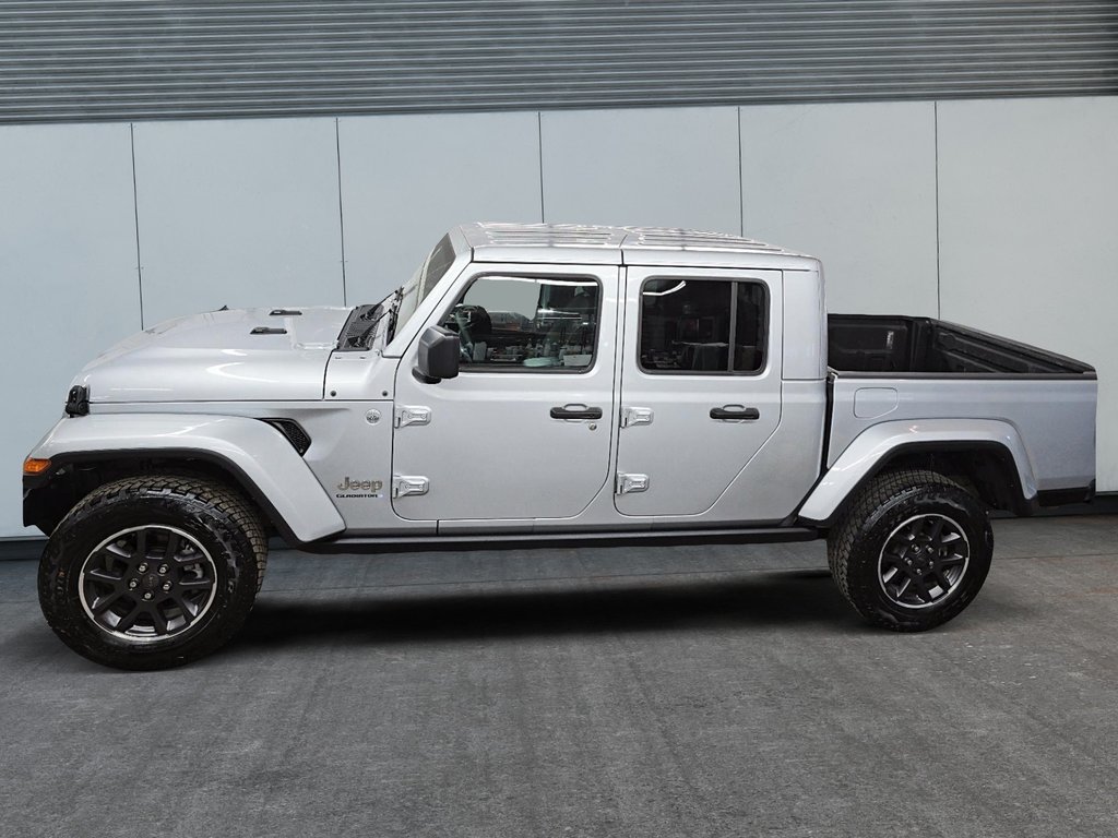2023 Jeep Gladiator OVERLAND // 4RM // V6 PENTASTAR in Sherbrooke, Quebec - 5 - w1024h768px