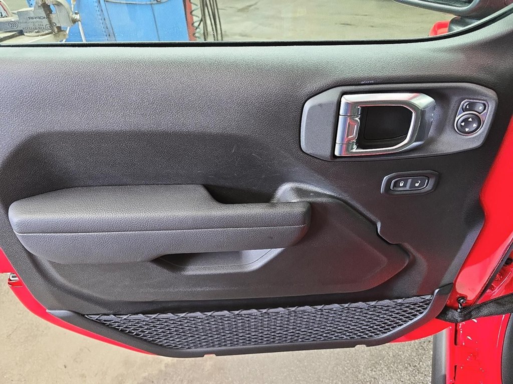 Jeep Gladiator WILLYS 2025 à Sherbrooke, Québec - 11 - w1024h768px