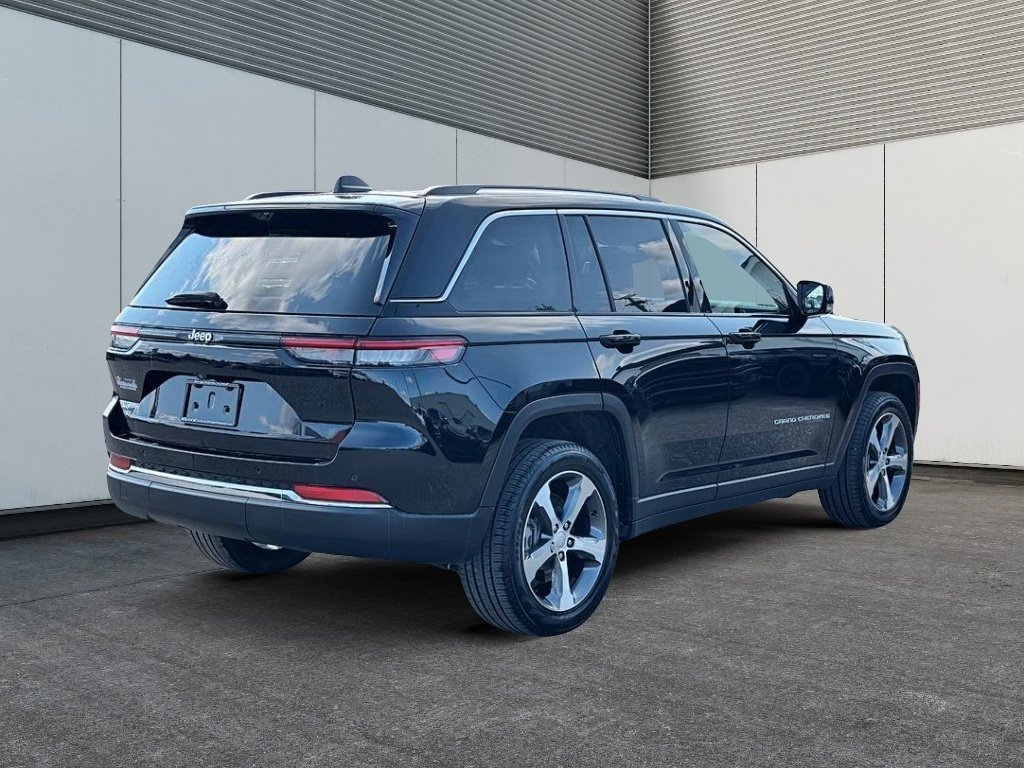 Jeep Grand Cherokee 4xe DVD // CUIR // ECRANS PASSAGERS ARRIÈRES 2022 à Sherbrooke, Québec - 5 - w1024h768px