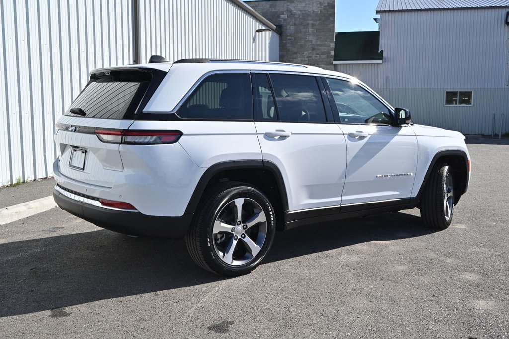 2023 Jeep Grand Cherokee 4xe 4XE in St-Jean-Sur-Richelieu, Quebec - 4 - w1024h768px