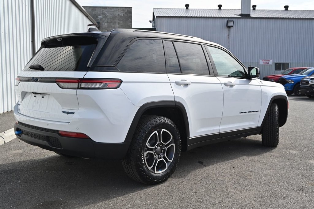 2023  Grand Cherokee 4xe TRAILHAWK in St-Jean-Sur-Richelieu, Quebec - 4 - w1024h768px