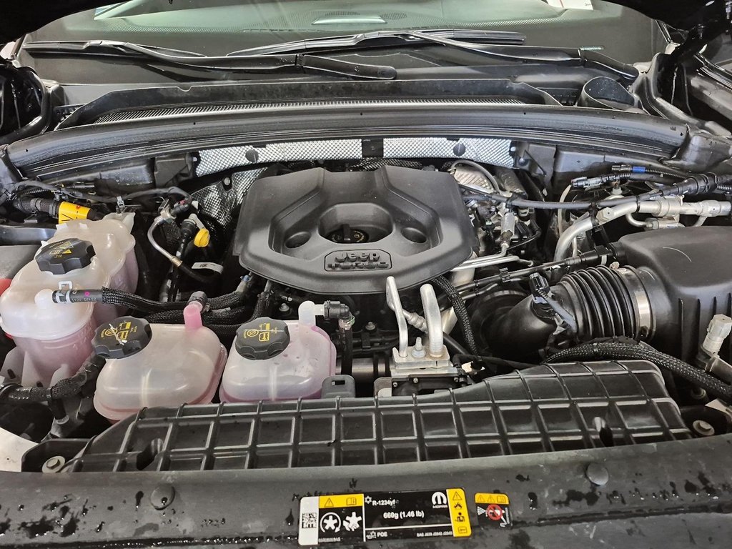 2023 Jeep Grand Cherokee 4xe OVERLAND 4XE // ENSEMBLE LUXE in Sherbrooke, Quebec - 8 - w1024h768px