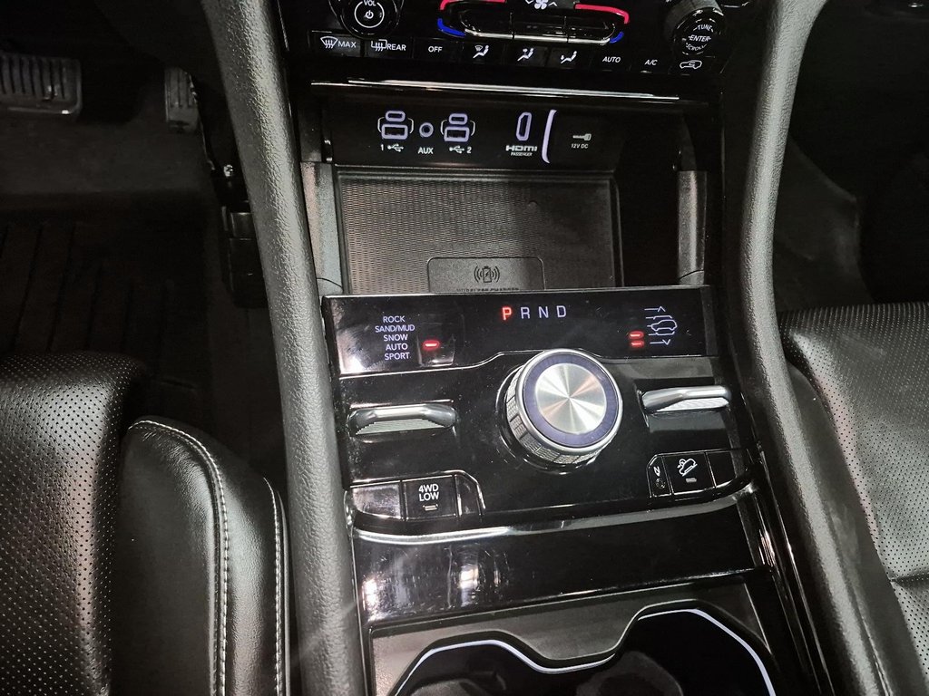 2023 Jeep Grand Cherokee 4xe OVERLAND 4XE // ENSEMBLE LUXE in Sherbrooke, Quebec - 15 - w1024h768px