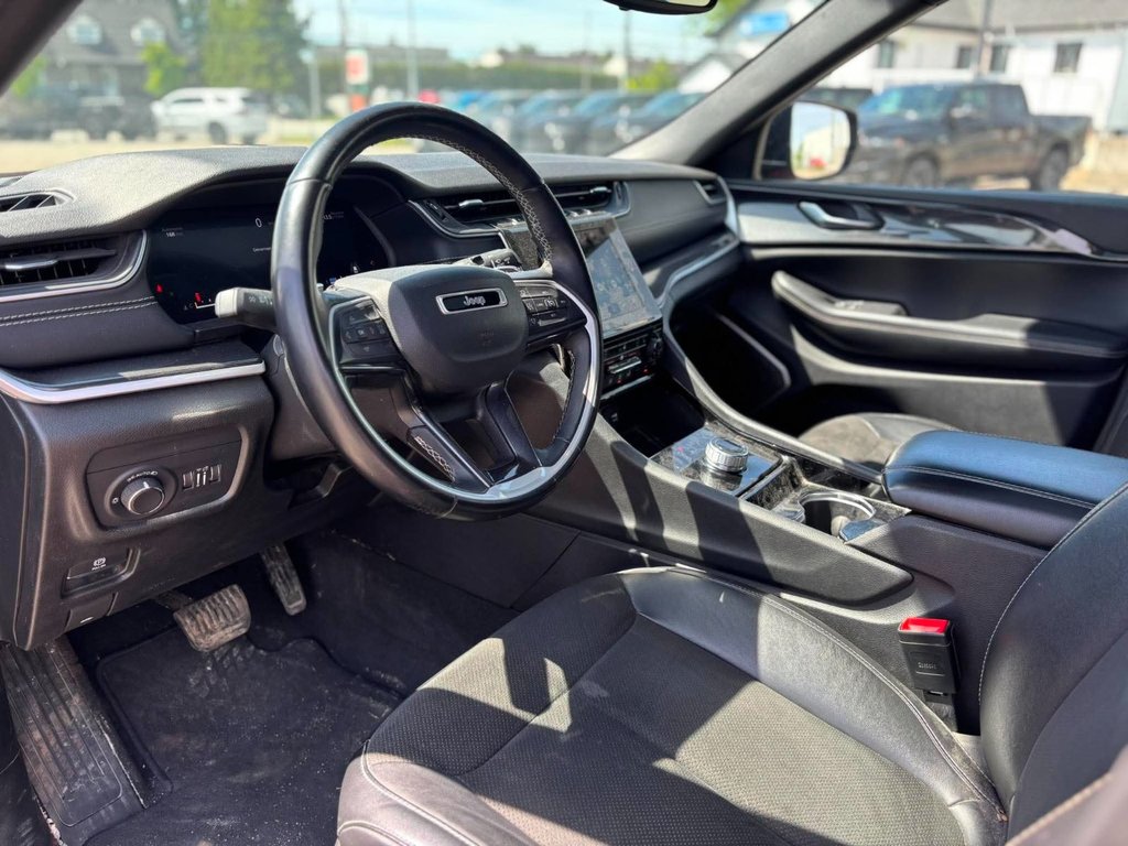 2022 Jeep Grand Cherokee L 6 PASSAGERS /ALTITUDE // V6 // ENSEMBLE REMORQUAGE in Sherbrooke, Quebec - 7 - w1024h768px
