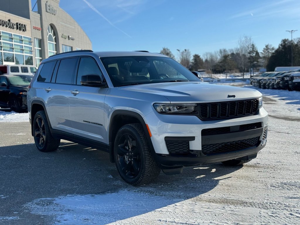 2023  Grand Cherokee L ALTITUDE 4X4 | TOIT OUVRANT | 7 PASSAGERS in Sherbrooke, Quebec - 2 - w1024h768px