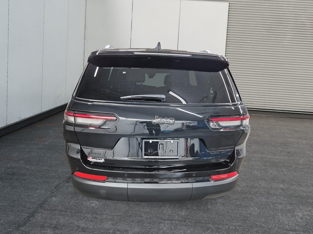 Jeep Grand Cherokee L ALTITUDE 2025 à Sherbrooke, Québec - 3 - w1024h768px