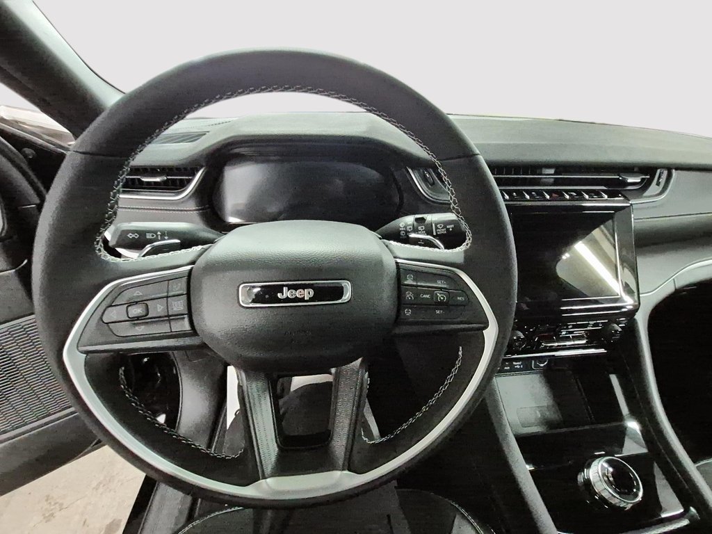 Jeep Grand Cherokee L ALTITUDE 2025 à Sherbrooke, Québec - 10 - w1024h768px