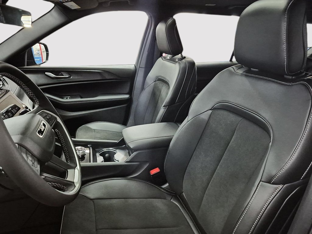 Jeep Grand Cherokee L ALTITUDE 2025 à Sherbrooke, Québec - 9 - w1024h768px