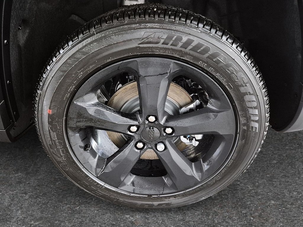 Jeep Grand Cherokee L ALTITUDE 2025 à Sherbrooke, Québec - 7 - w1024h768px