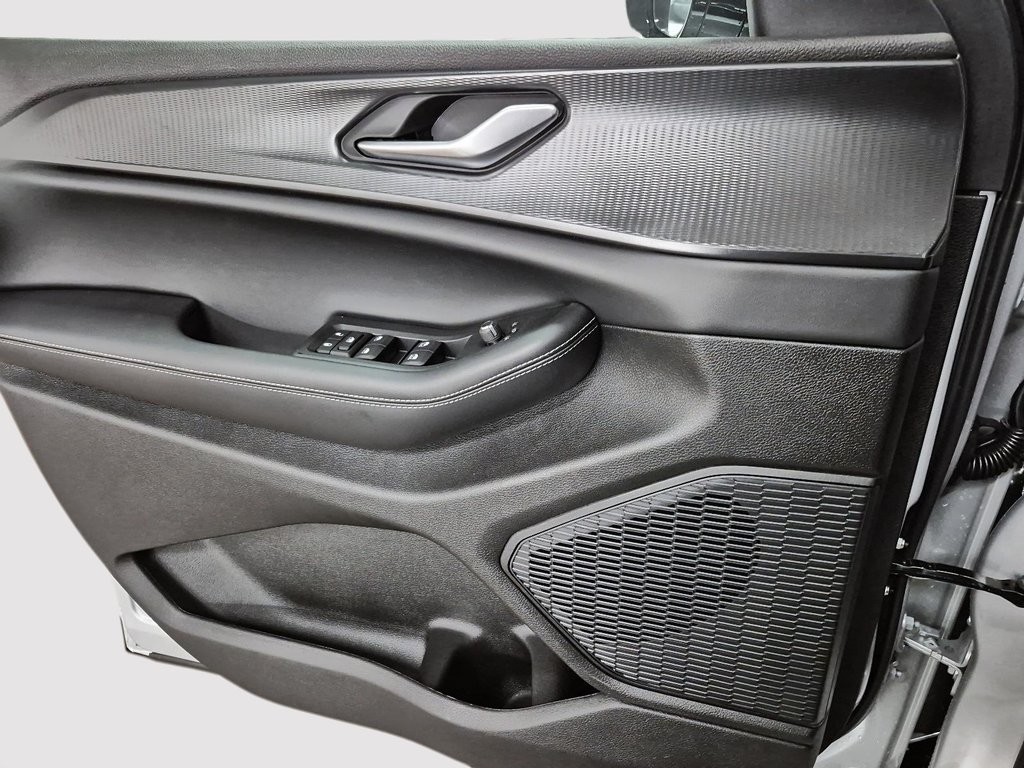 Jeep Grand Cherokee L ALTITUDE 2025 à Sherbrooke, Québec - 11 - w1024h768px