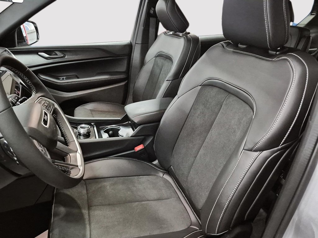 Jeep Grand Cherokee L ALTITUDE 2025 à Sherbrooke, Québec - 9 - w1024h768px