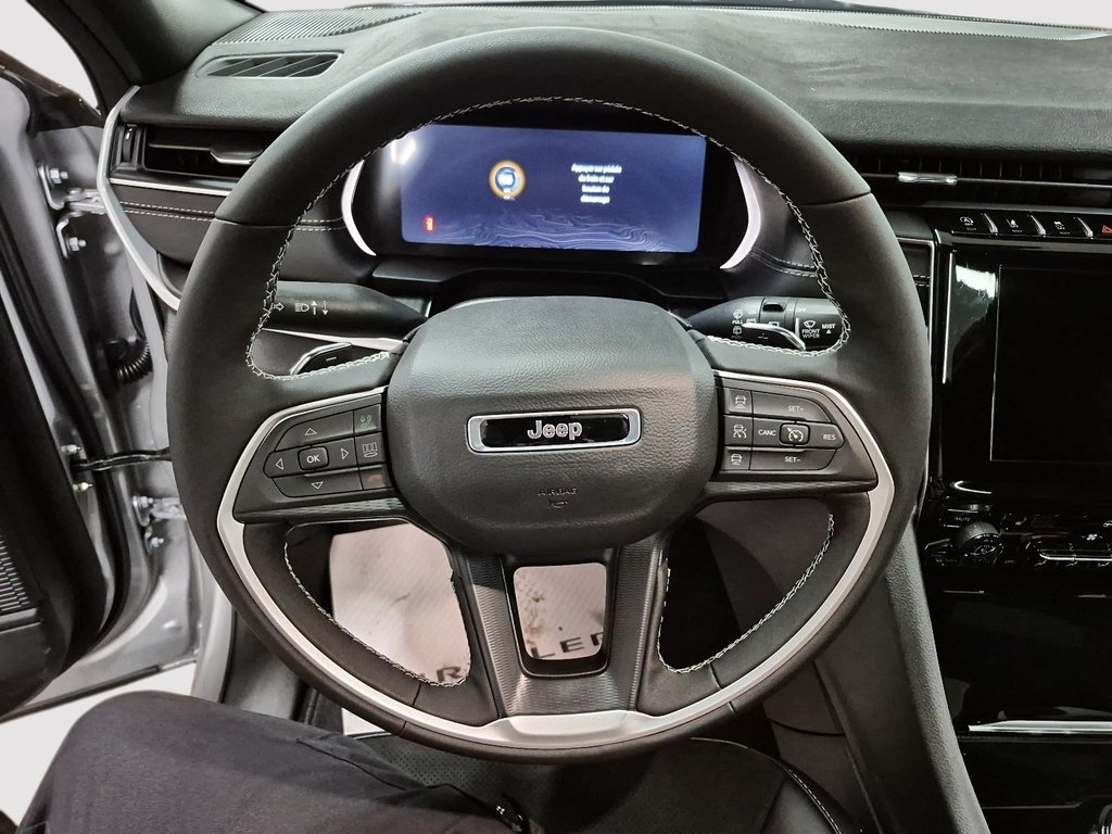 Jeep Grand Cherokee L ALTITUDE 2025 à Sherbrooke, Québec - 12 - w1024h768px
