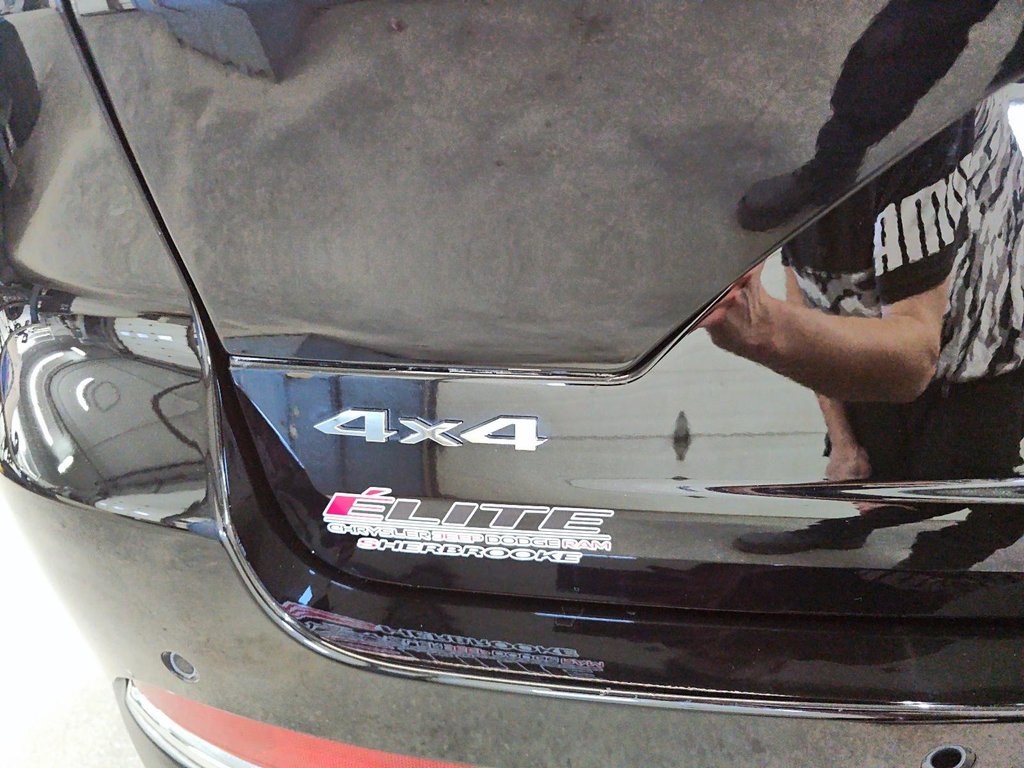 Jeep Grand Cherokee LAREDO // GRAND CHEROKEE // JEEP 2023 à Sherbrooke, Québec - 16 - w1024h768px