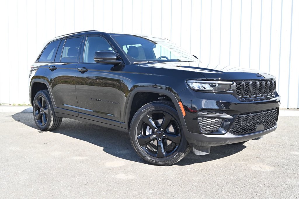 Grand Cherokee ALTITUDE 2024 à Sherbrooke, Québec - 3 - w1024h768px